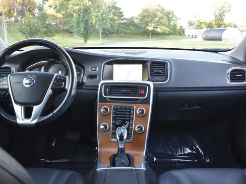 Used 2016 Volvo S60 T5 Inscription Platinum FWD image 20