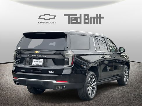 New 2026 Chevrolet Suburban High Country image 4