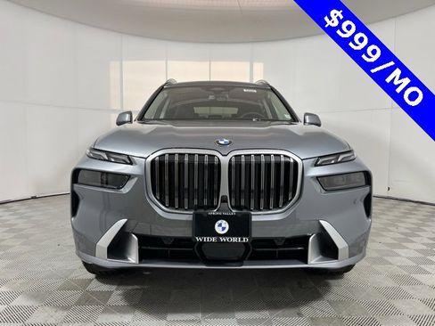 Used 2025 BMW X7 xDrive40i w/ Premium Package image 2