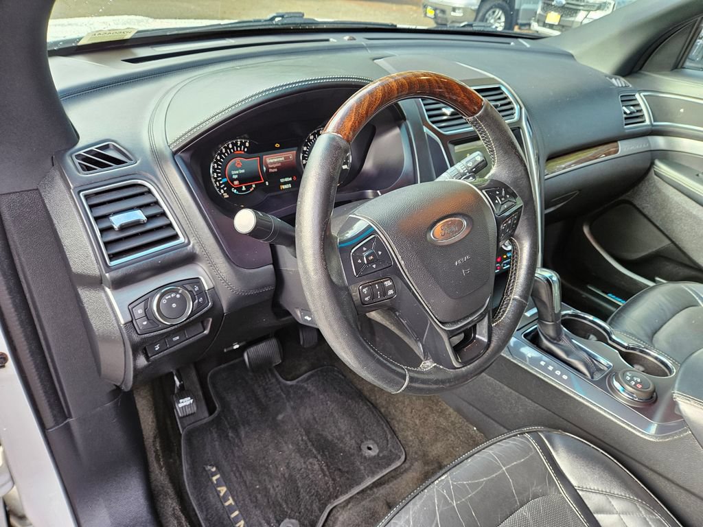 Used 2016 Ford Explorer Platinum AWD/4WD image 24