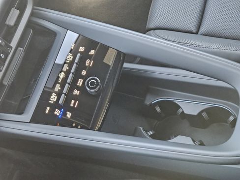 Certified 2024 Porsche Macan 4 Electric image 20