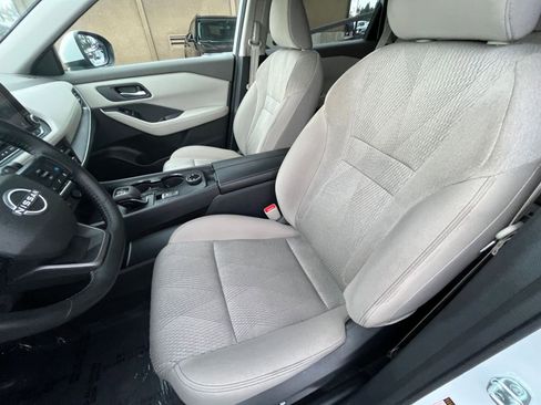 Used 2025 Nissan Rogue SV image 37