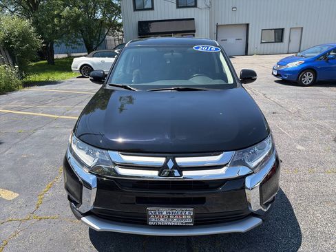 Used 2016 Mitsubishi Outlander SE FWD image 2