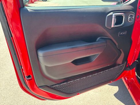 Used 2024 Jeep Wrangler Sport AWD/4WD image 5