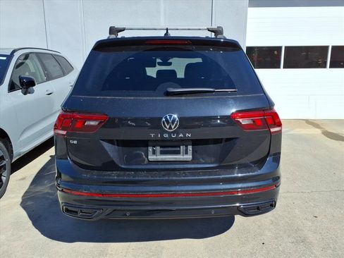 Used 2024 Volkswagen Tiguan SE R-Line image 6
