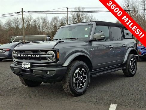 Used 2024 Ford Bronco Outer Banks image 3