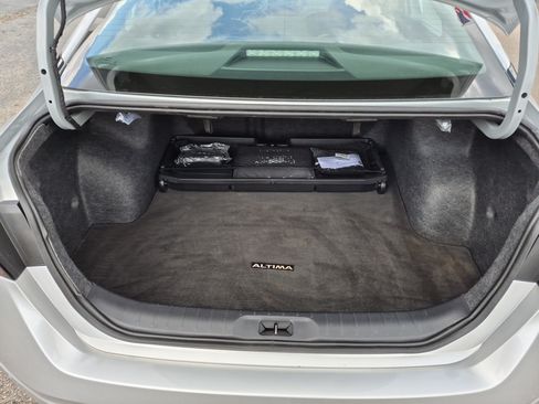 Used 2024 Nissan Altima 2.5 SR AWD/4WD image 9
