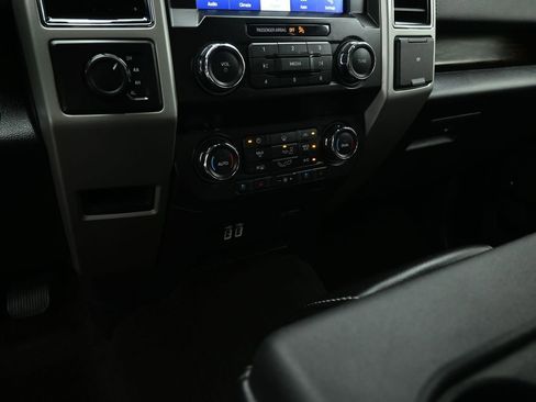 Used 2020 Ford F150 Lariat image 16