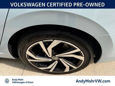 Used 2025 Volkswagen Jetta SEL FWD image 11