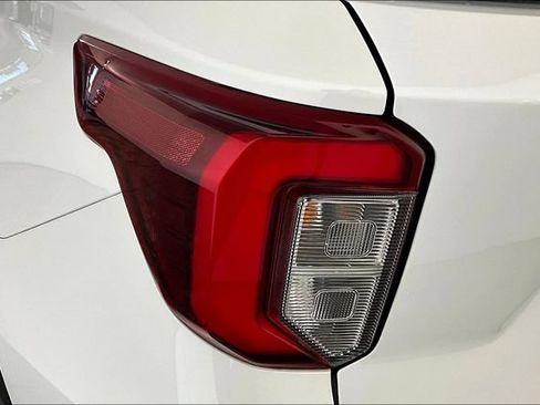 Used 2023 Ford Explorer ST-Line AWD/4WD image 32
