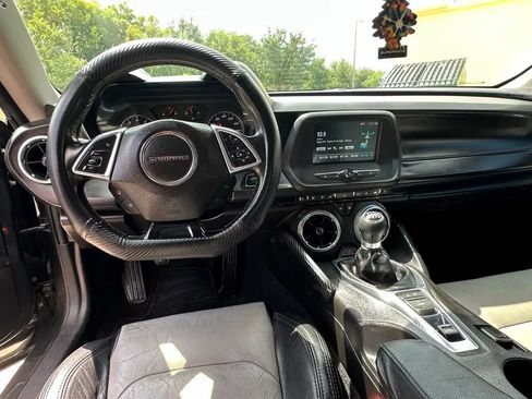 Used 2016 Chevrolet Camaro LT RWD image 11