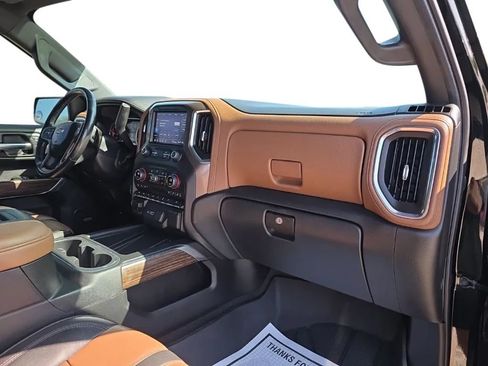 Used 2020 Chevrolet Silverado 1500 High Country w/ Technology Package AWD/4WD image 20