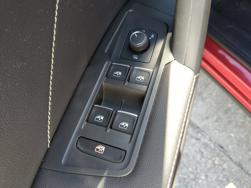 Certified 2023 Volkswagen Tiguan SE FWD image 17