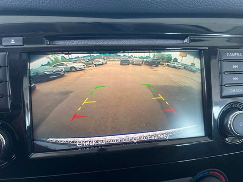 Used 2018 Nissan Rogue S AWD/4WD image 48