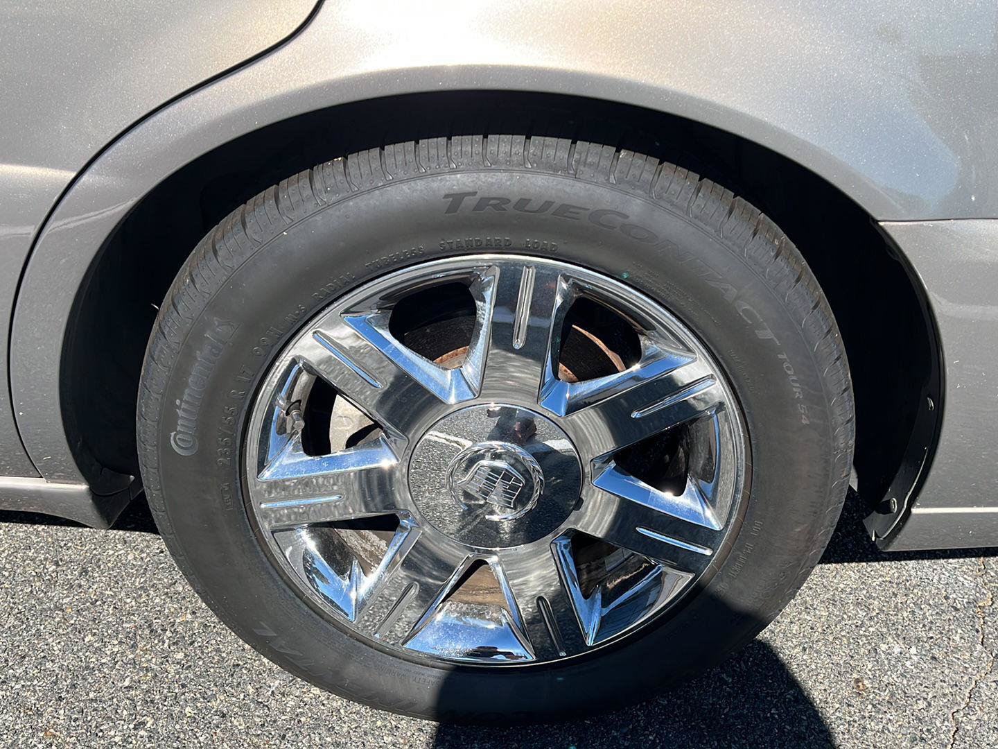 Used 2006 Cadillac DTS w/ Trunk Convenience Package FWD image 5