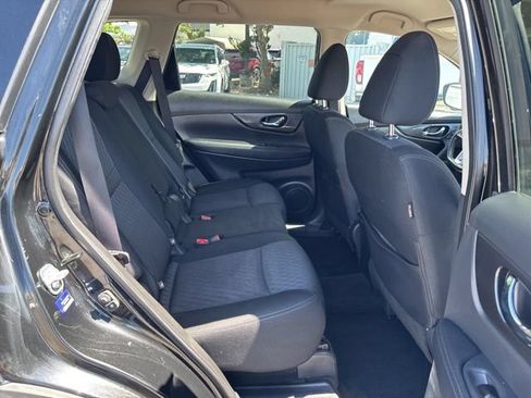 Used 2019 Nissan Rogue SV AWD/4WD image 14