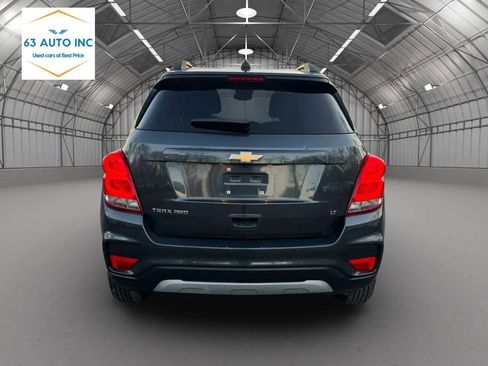 Used 2017 Chevrolet Trax LT w/ LT Convenience Package image 4