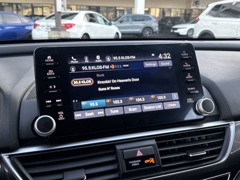 Used 2022 Honda Accord Sport image 12