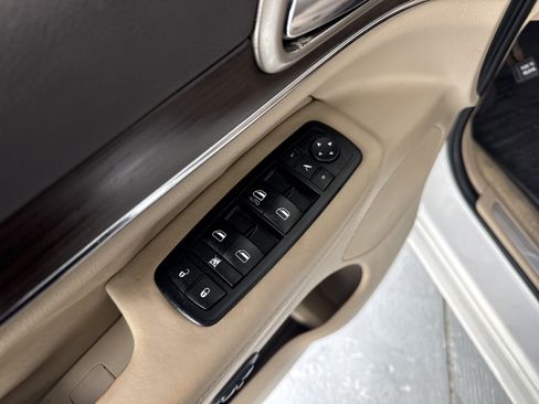 Used 2015 Jeep Grand Cherokee Overland RWD image 14