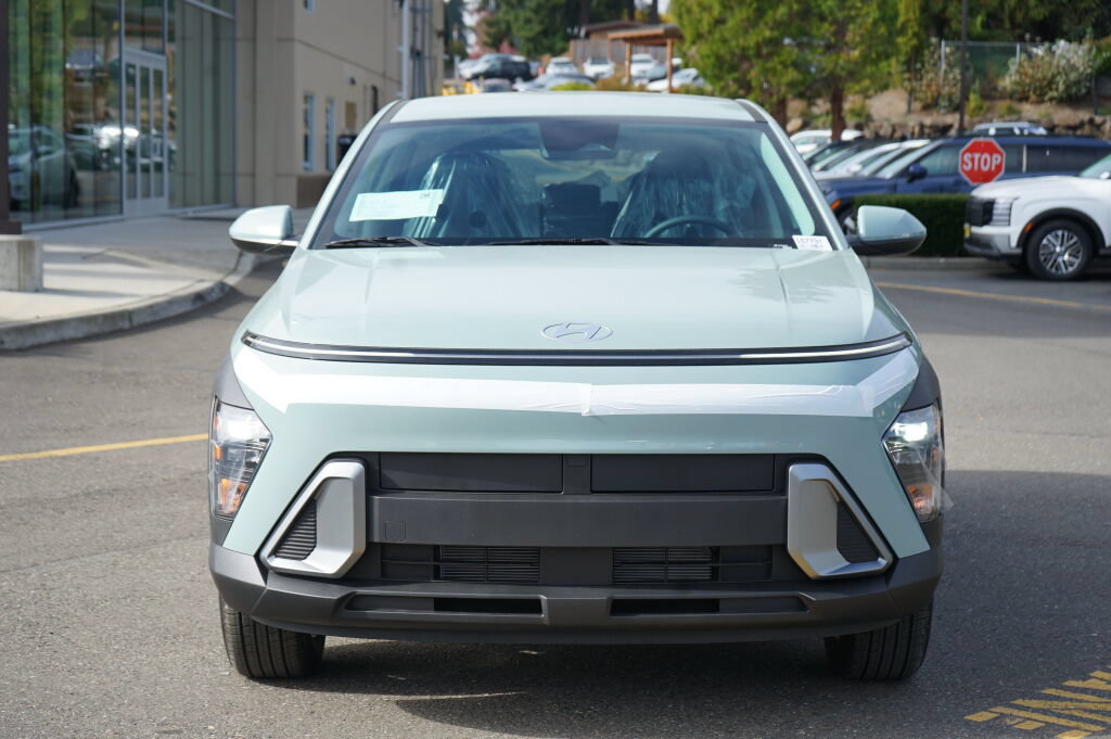 New 2027 Hyundai Kona SE AWD/4WD image 2
