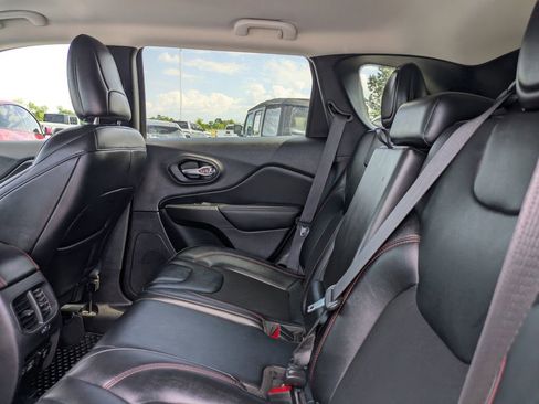 Used 2022 Jeep Cherokee Trailhawk w/ Trailer Tow Group image 16