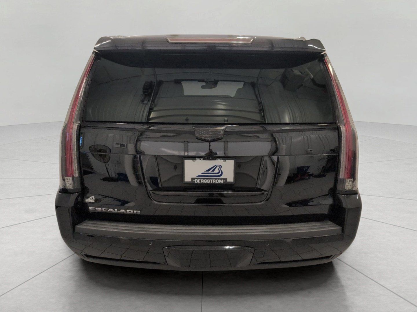 Used 2020 Cadillac Escalade Luxury w/ Escalade Sport Edition AWD/4WD image 25