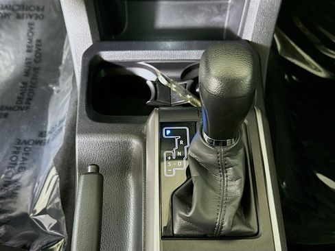 Used 2023 Toyota Tacoma SR5 w/ Technology Package RWD image 21