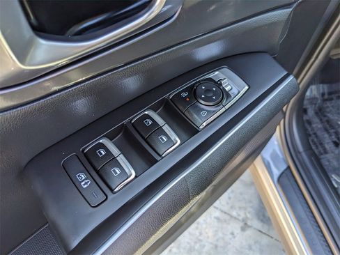 Certified 2025 Kia Sorento LX image 20
