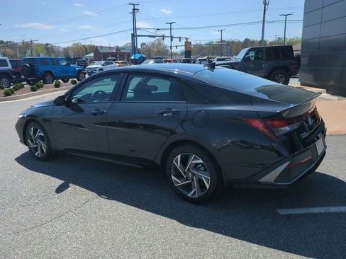 Used 2025 Hyundai Elantra Sport image 6