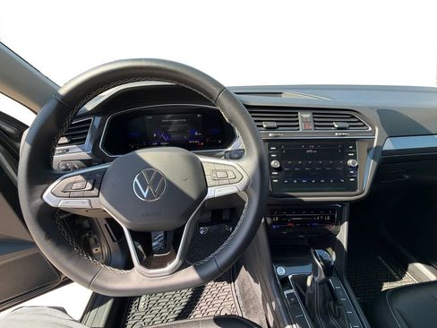 Used 2023 Volkswagen Tiguan SE image 21