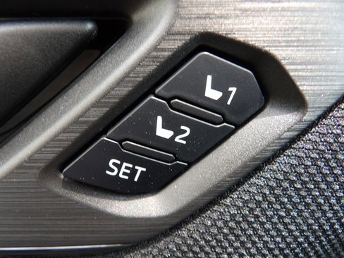 New 2026 Subaru Outback Limited AWD/4WD image 11