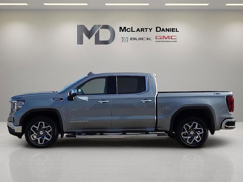 Certified 2023 GMC Sierra 1500 SLT w/ SLT Premium Package image 3