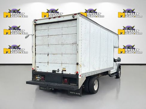 Used 2017 Ford F550 2WD Regular Cab Super Duty image 5