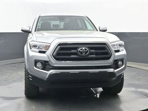 Used 2023 Toyota Tacoma SR5 w/ Technology Package image 5