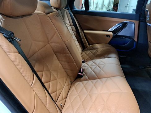 Used 2024 BMW 740i RWD image 13