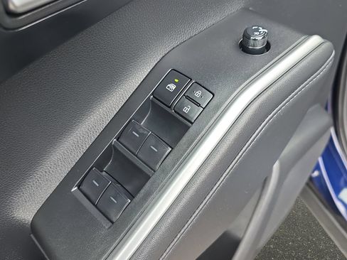 Used 2025 Toyota Highlander XSE AWD/4WD image 29