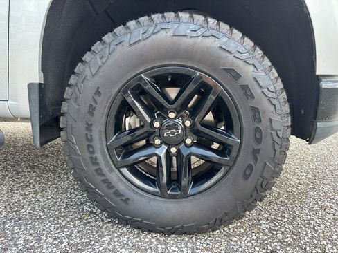 Used 2020 Chevrolet Silverado 1500 LT Trail Boss AWD/4WD image 29