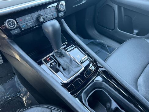 Used 2025 Jeep Compass Limited image 43