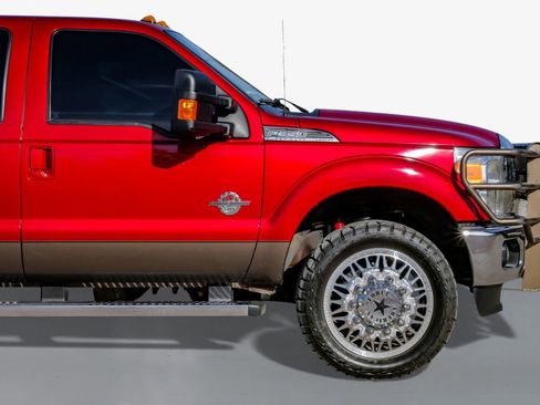 Used 2015 Ford F350 Lariat w/ Lariat Interior Package image 7