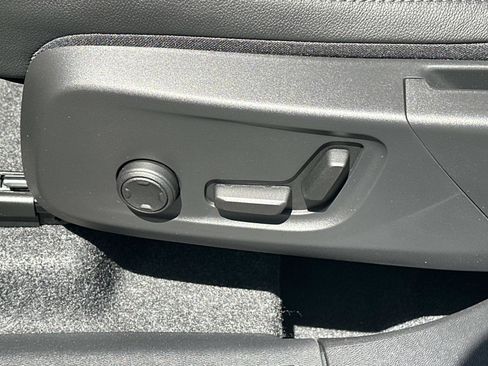 New 2026 Volvo XC40 B5 Core w/ Climate Package image 14