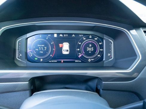 Used 2024 Volkswagen Tiguan SEL R-Line image 18