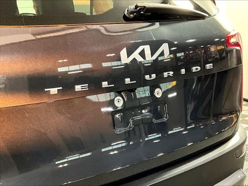 Used 2022 Kia Telluride EX FWD image 22