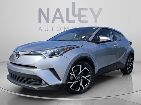 Used 2019 Toyota C-HR XLE FWD image 1