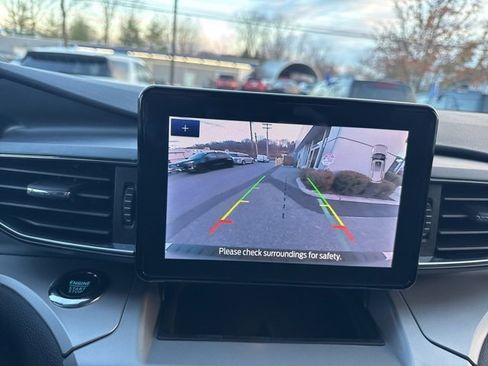 Certified 2022 Ford Explorer XLT w/ Equipment Group 202A image 22