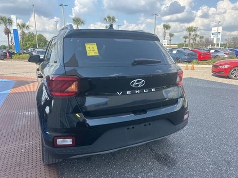 Used 2022 Hyundai Venue SEL w/ Cargo Package image 27