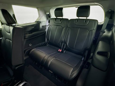 Used 2023 Jeep Grand Cherokee L Limited w/ Luxury Tech Group II image 29