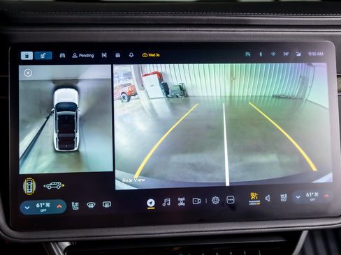 Used 2025 Rivian R1S Adventure Dual AWD/4WD image 10
