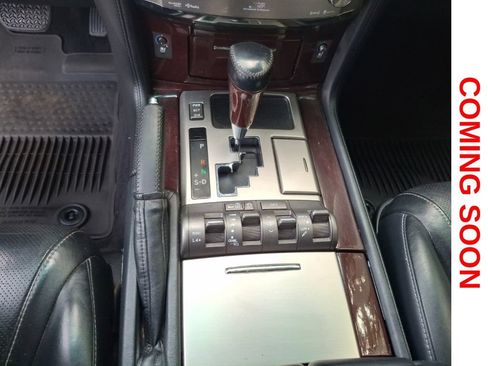 Used 2013 Lexus LX 570 4WD w/ Luxury Pkg image 15