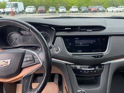Certified 2023 Cadillac XT5 Premium Luxury AWD/4WD image 11