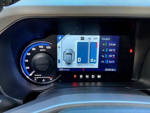 Used 2022 Ford Bronco Badlands image 12